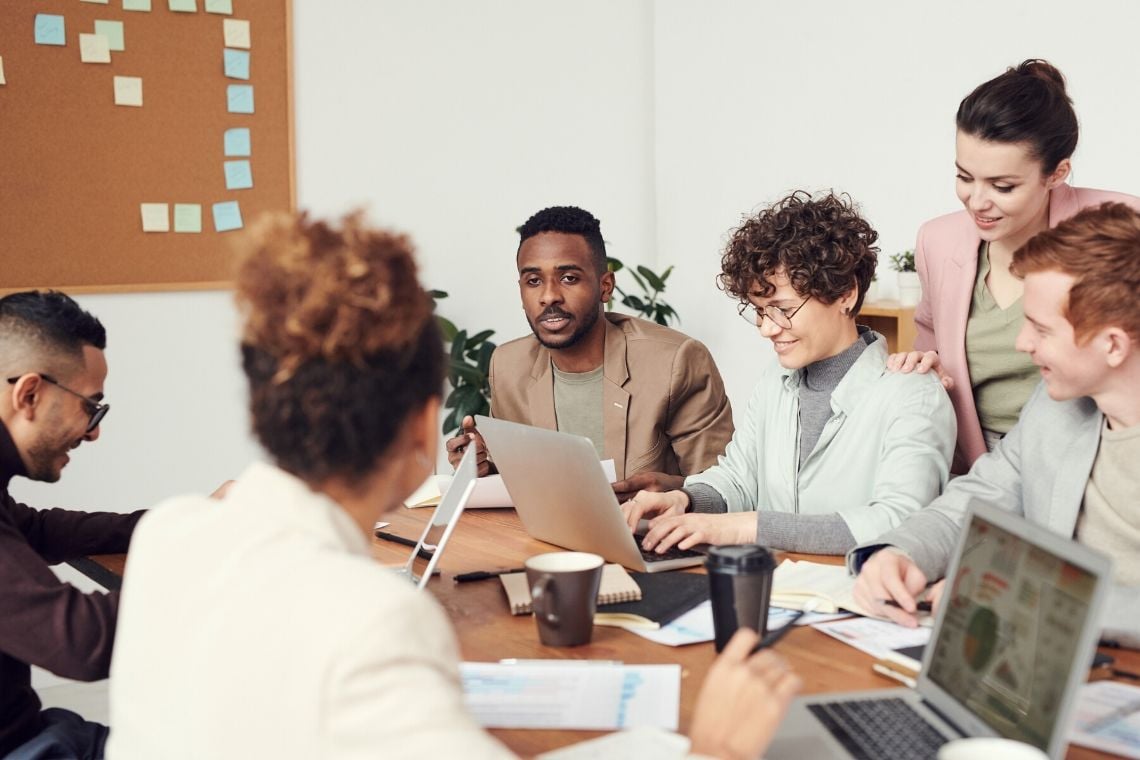 Imagem referente à notícia: Trabalhar em consultoria estratégica é para você? 4 fatos sobre a carreira!